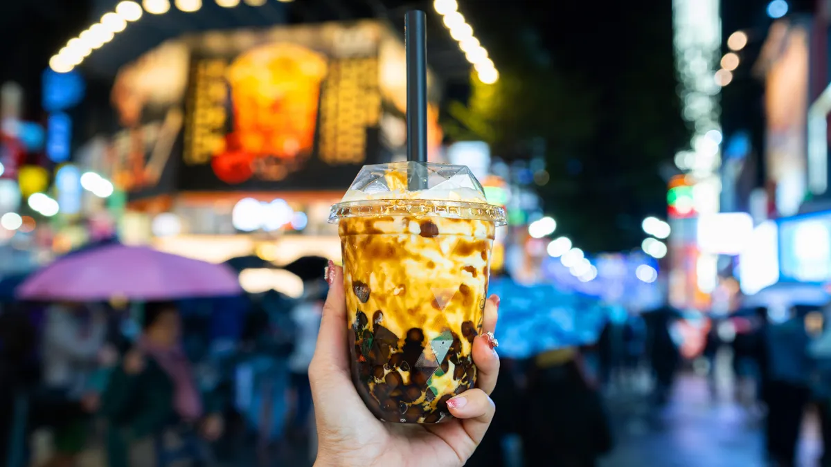 Sau cắt mí có được uống trà sữa không?