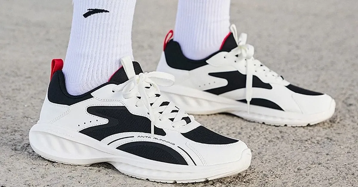 5 mẫu giày thể thao giá dưới 1 triệu, vừa đẹp vừa chất từ Adidas, Puma, Anta…