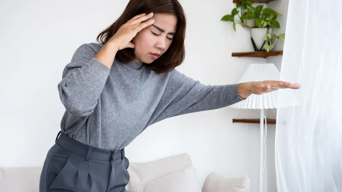 Hạ huyết áp tư thế: Nguyên nhân, biểu hiện và cách xử trí an toàn