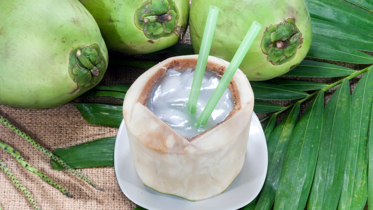 Uống thuốc xong bao lâu được uống nước dừa để đảm bảo an toàn?