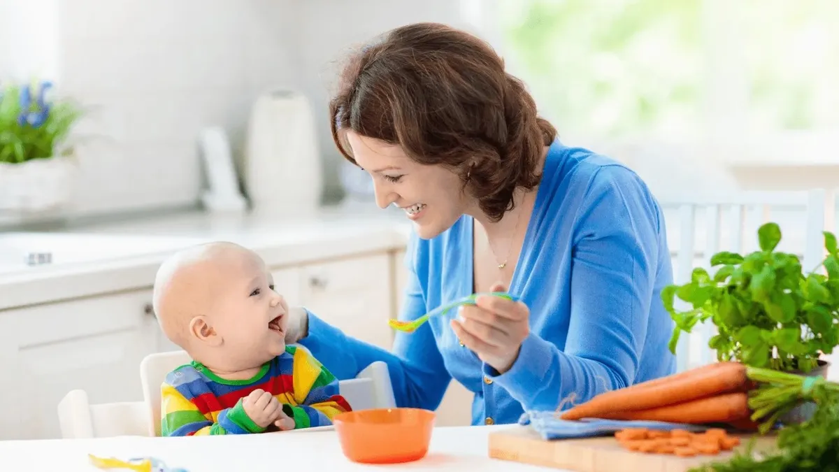 Bé 7 tháng ăn cháo dinh dưỡng được không? Những điều cha mẹ cần biết