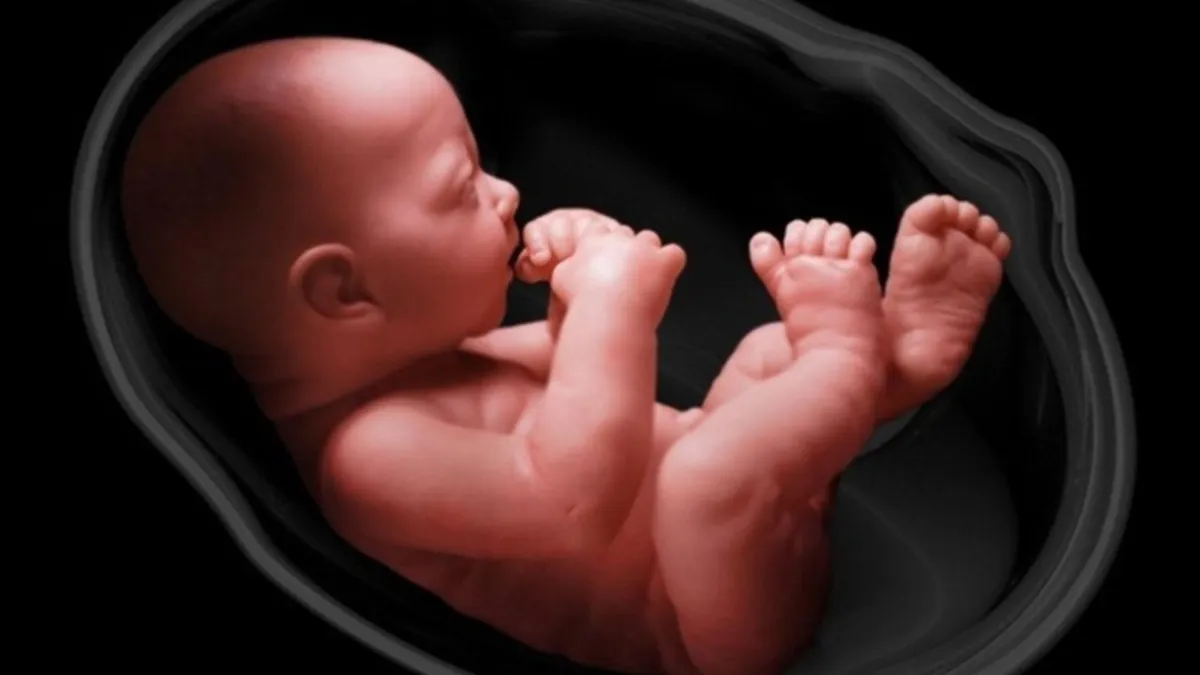 Dây rốn quấn cổ 1 vòng sinh thường được không? Có nguy hiểm không?