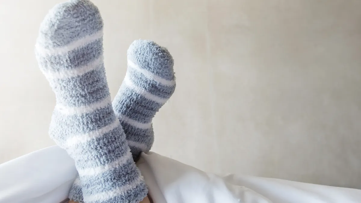 Tất chống hôi chân là gì? Có nên dùng không?
