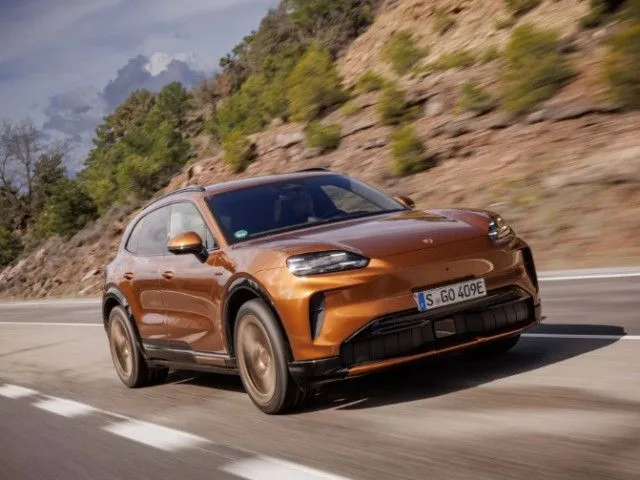 [ĐÁNH GIÁ XE] Porsche Cayenne Turbo Electric: Mẫu SUV khiến nhiều siêu xe phải dè chừng