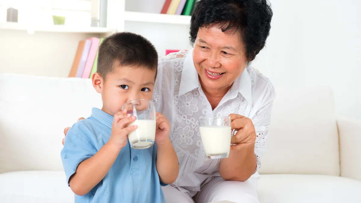 Uống sữa bao lâu thì uống canxi? Hướng dẫn uống đúng cách