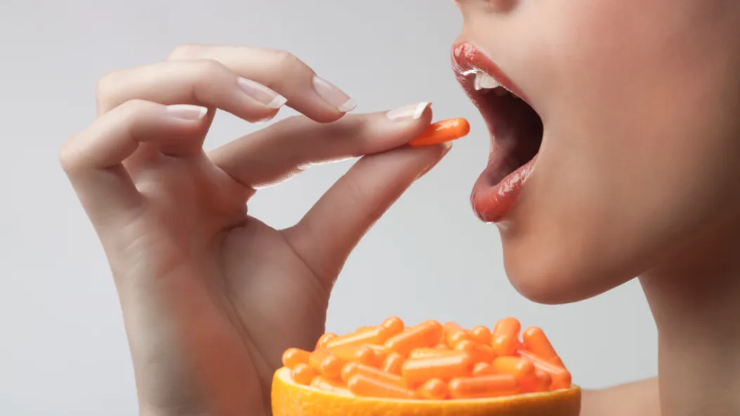 Uống vitamin C bị nổi mụn: Nguyên nhân do đâu và cách xử lý