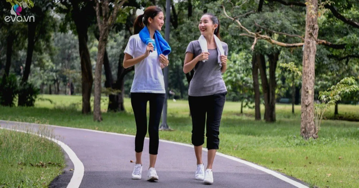 Đi bộ kiểu này còn tốt hơn chạy bộ, chỉ 10 giây “bật” ngay công tắc giảm béo rất hợp với dân văn phòng bận rộn