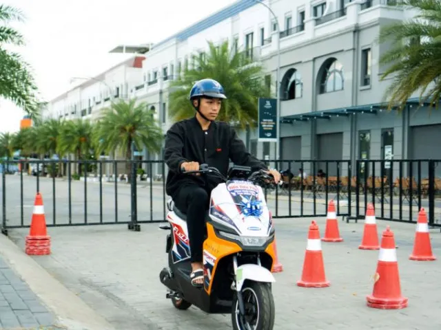 Phụ huynh và học sinh cùng chốt Flazz Max vì quá đẹp, quá mượt và quá tiết kiệm