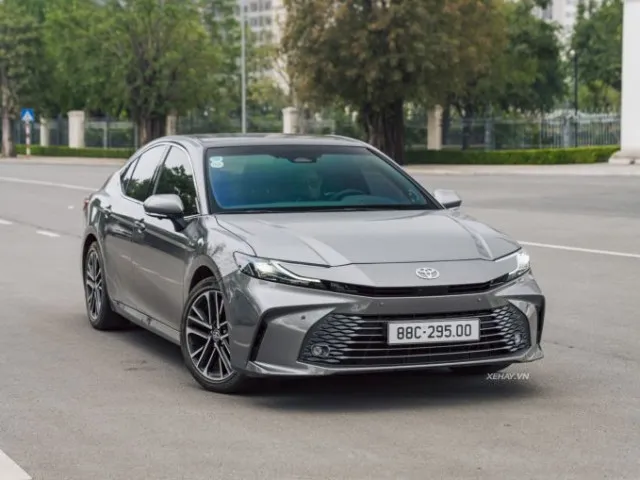 Top 10 xe phổ thông bán chậm nhất nửa đầu năm 2026: Toyota Camry, Honda Civic đều góp mặt