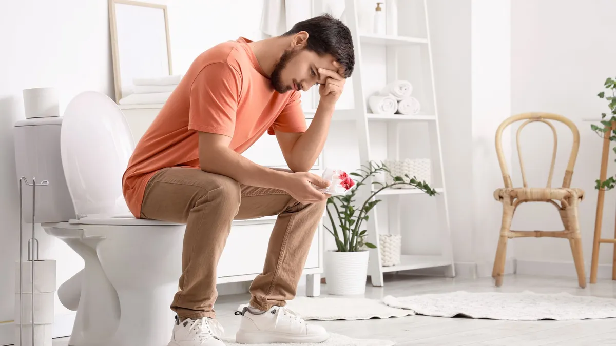 Bị trĩ lòi ra ngoài phải làm sao? Top những cách xử lý hiệu quả