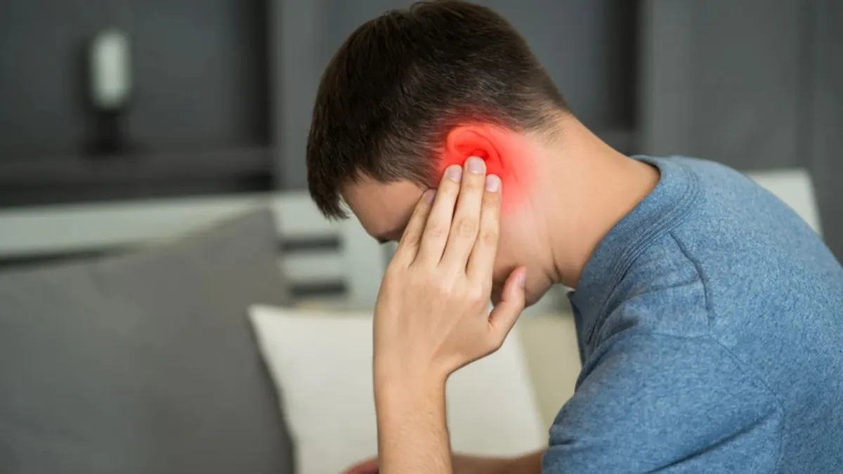 Viêm tai giữa vỡ mủ có nguy hiểm không? Chẩn đoán, điều trị và cách phòng ngừa