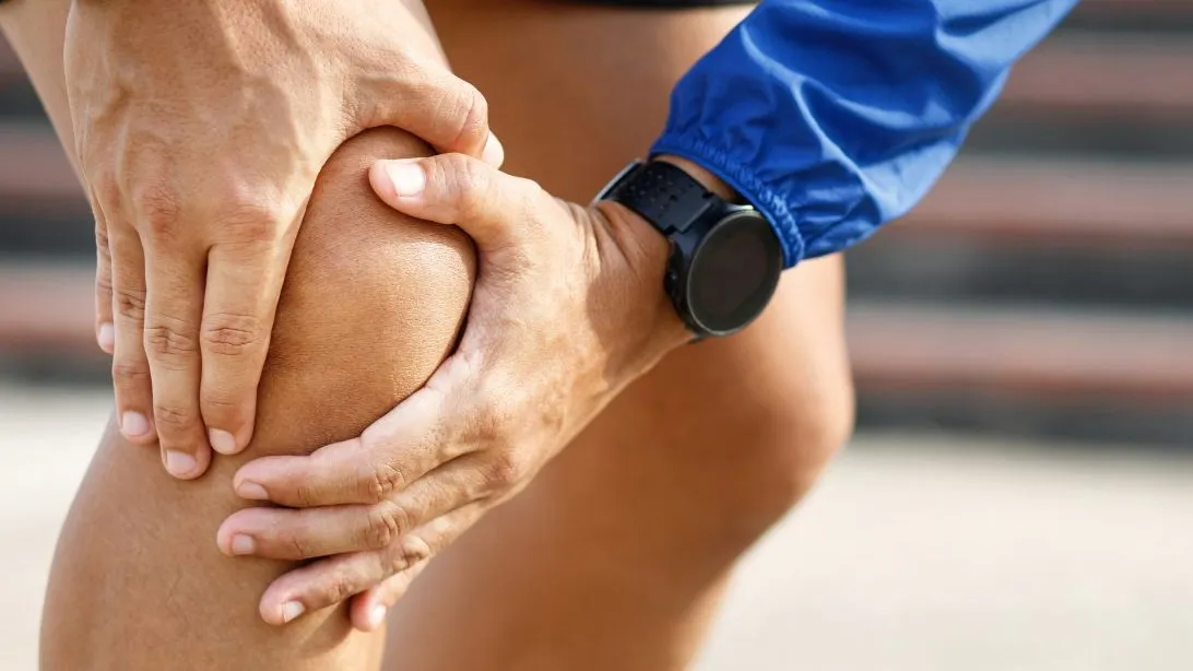 Cứng khớp gối bao lâu thì khỏi? Cứng khớp gối là do đâu?