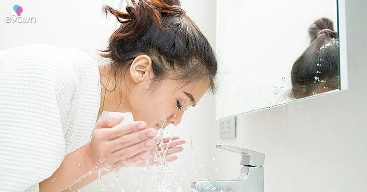 Có nên dùng sữa rửa mặt vào buổi sáng?