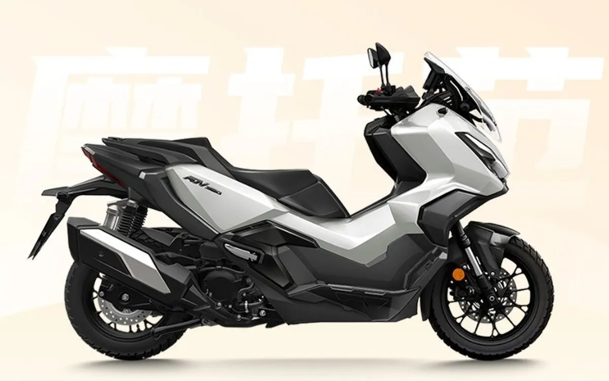 Honda Forza 350 và ADV350 nâng cấp loạt trang bị nhưng giữ nguyên giá bán khiến thị trường xe tay ga tầm trung dậy sóng
