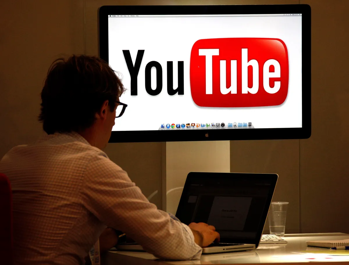 Các nhà sản xuất video vẫn ủng hộ YouTube nhiều hơn Facebook