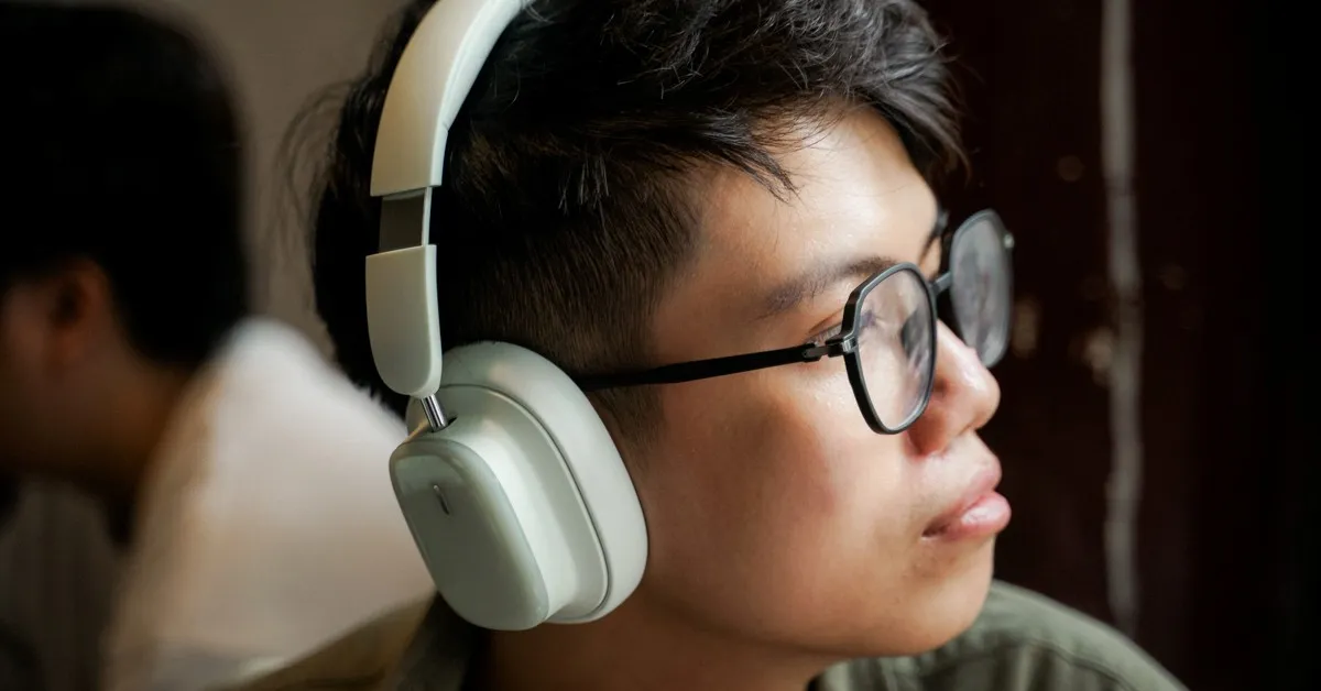 Săn sale Baseus H1i chỉ 618.000đ: Đẹp, nghe hay, có chống ồn, âm thanh Spatial Sound, “đỉnh” nhất là pin 100 giờ