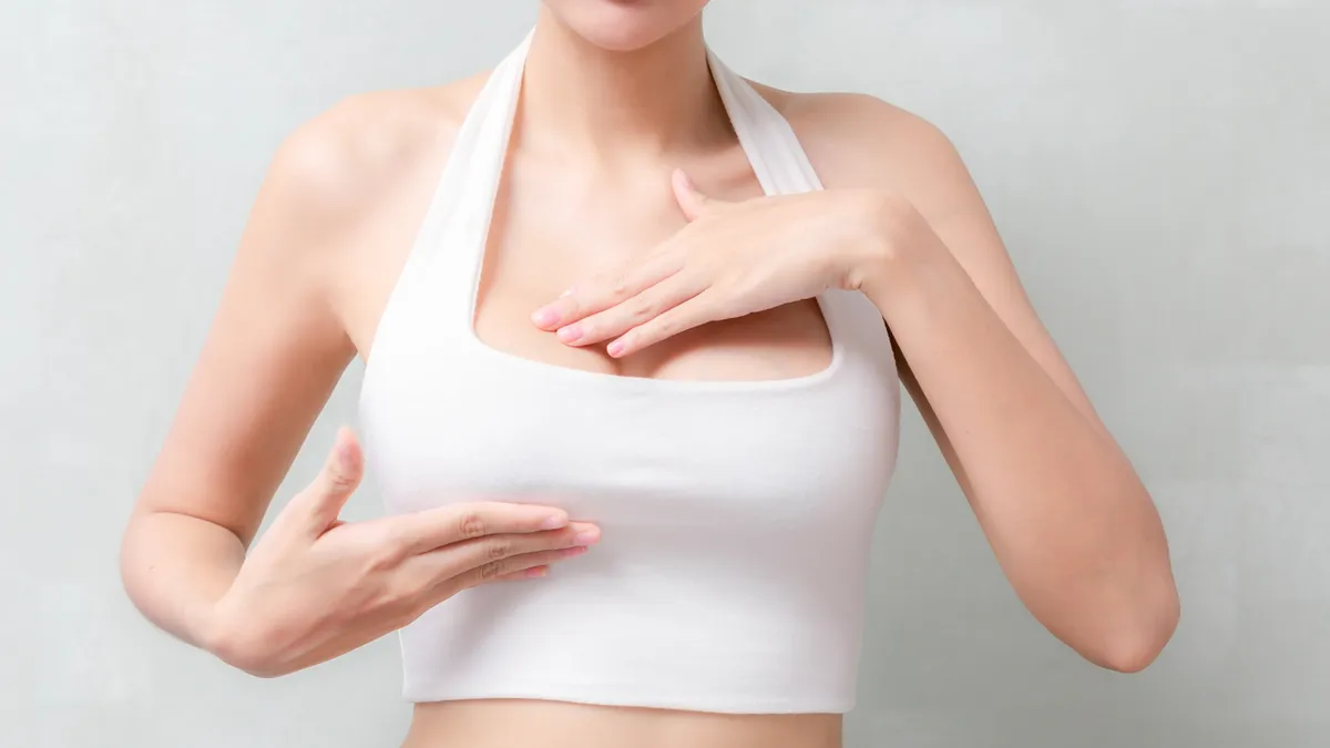 Bầu ngực mềm có sao không và dấu hiệu bất thường?