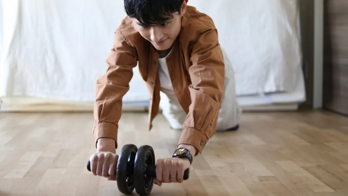 Máy tập cơ bụng là gì? Công dụng và cách chọn thiết bị phù hợp