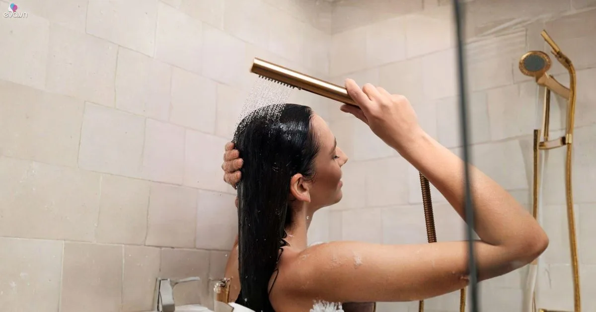 90% chị em không biết: 4 nguyên liệu quen thuộc là "trợ thủ" giúp tóc bóng mượt, giảm gãy rụng khi gội đầu