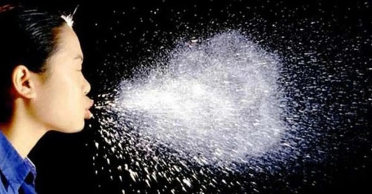 Một cú ho có thể phát tán 3.000 giọt nước miếng với tốc độ 80 km/h!