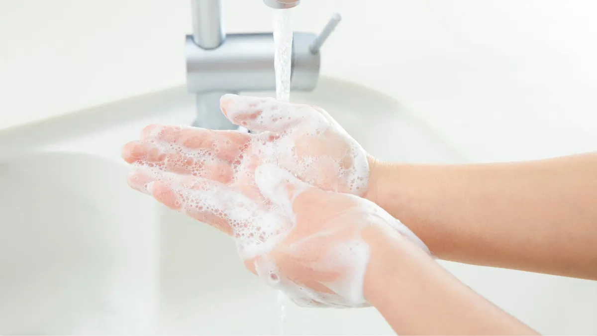 Nam giới có cần vệ sinh vùng kín hàng ngày? Cách vệ sinh vùng kín nam giới