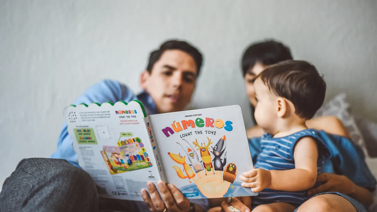 Chuyện kể cho bé trước khi ngủ: Lợi ích và gợi ý hay