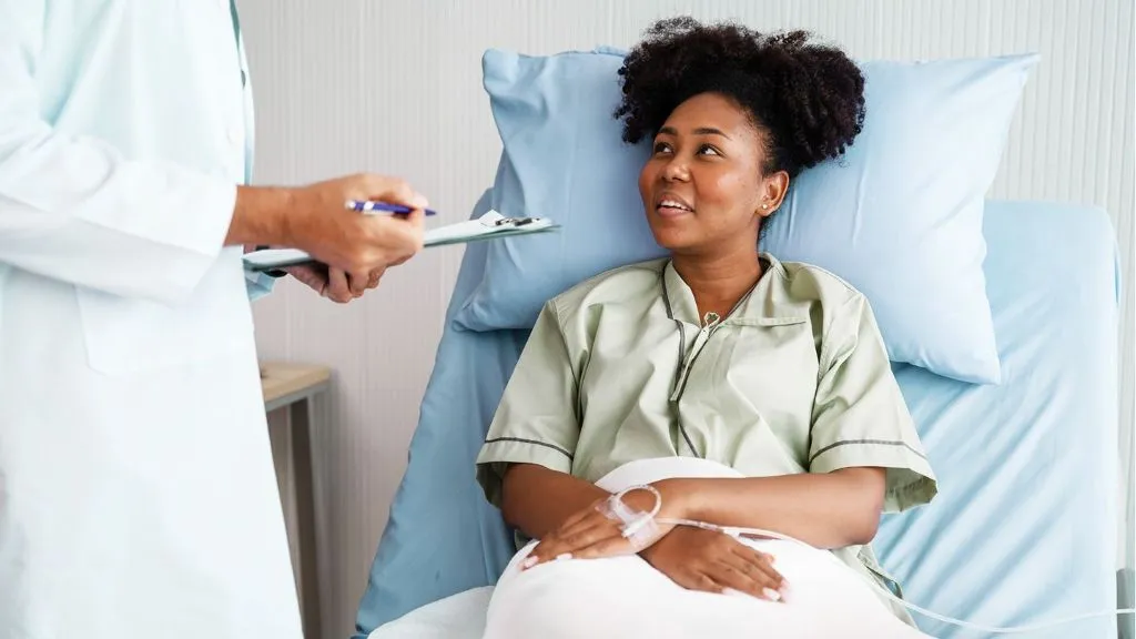 Đẻ thường nên dùng giảm đau không? Lợi ích, tác dụng phụ của phương pháp giảm đau