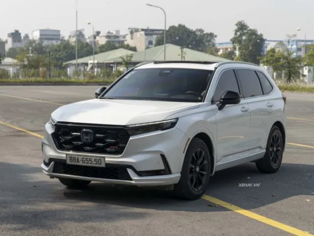 Người dùng VNeID mức 2 được giảm lệ phí trước bạ với ô tô và xe máy khi khai, nộp thuế điện tử