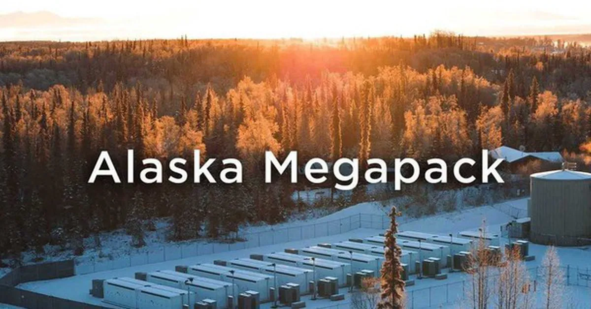 Bí mật bên trong khối pin rộng bằng sân bóng đá mini giữa lòng Alaska