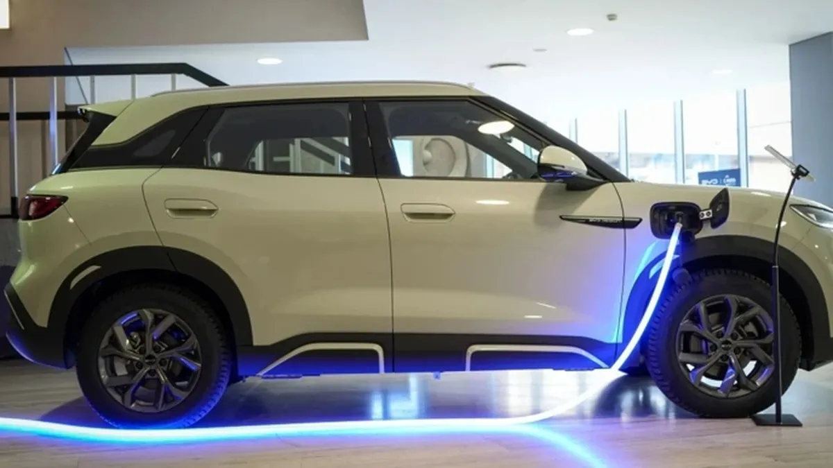 BMW khẳng định dư sức tạo ra công nghệ sạc siêu nhanh như BYD nhưng từ chối vì an toàn