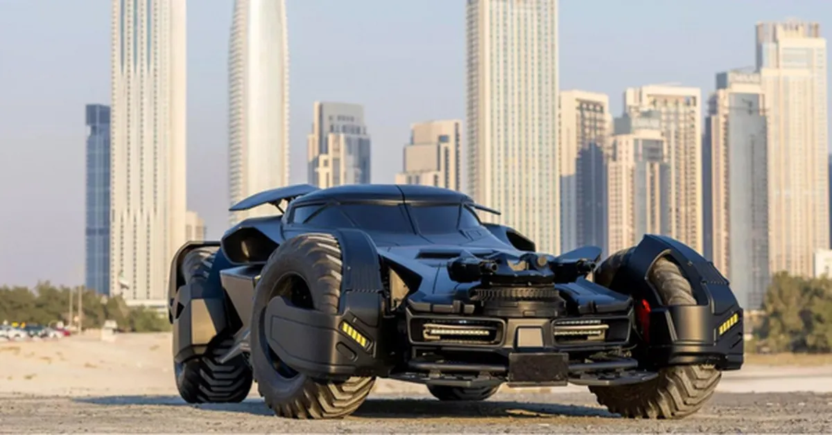 Mercedes-Benz CL55 AMG phong cách Batman gây sốt với giá gần 8 tỷ đồng tiền độ!