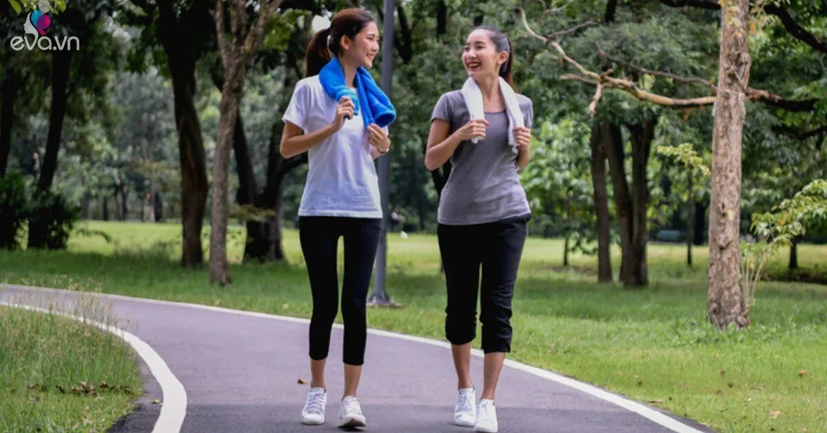 8 cách đi bộ đốt mỡ khiến hội chị em mê mẩn vì quá dễ áp dụng, có 1 kiểu ngược đời nhưng đốt calo cao hơn bình thường