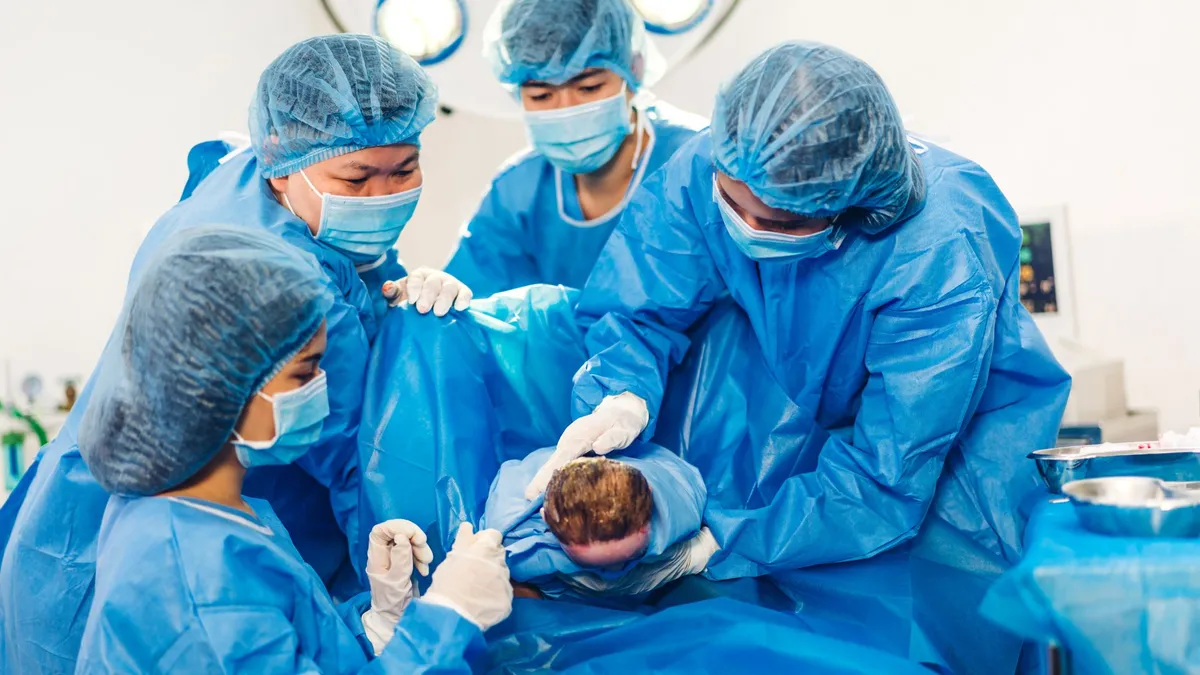 Dây rốn bám mép sinh thường hay sinh mổ? Cách xử trí đảm bảo an toàn cho mẹ và bé