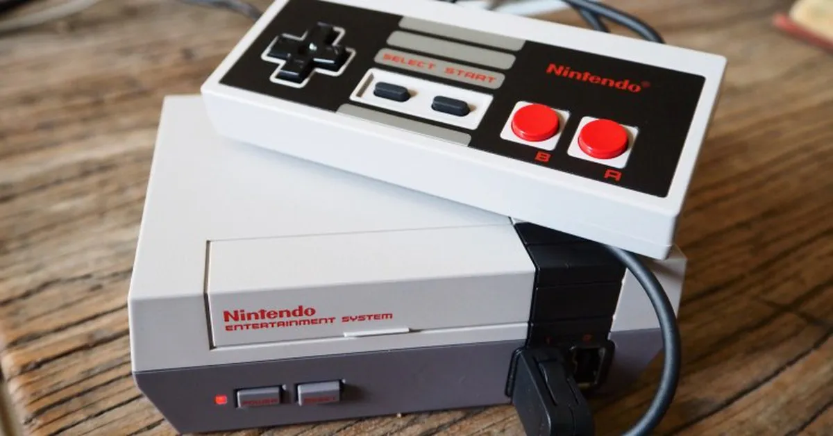 'Mổ bụng' NES Classic - điện tử 4 nút đang cháy hàng trên thế giới