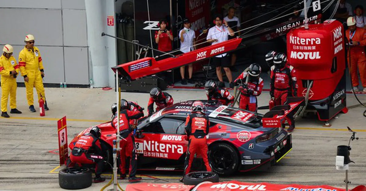 Cận cảnh garage đội đua tại giải Super GT: 'Vùng cấm' mà không phải ai cũng có thể lại gần