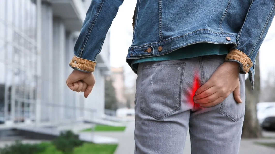 Sau mổ trĩ bao lâu thì đi xe máy được? Lưu ý để tránh biến chứng