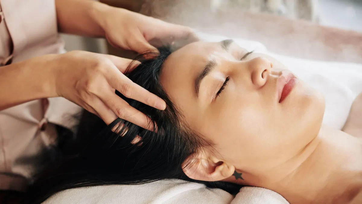 Cách mát xa đầu lưu thông máu tại nhà mà bạn có thể tham khảo