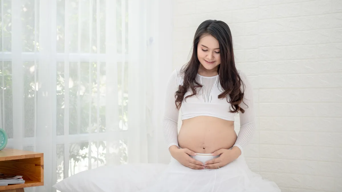 Phụ nữ 42 tuổi có nên sinh con không? Có an toàn không?