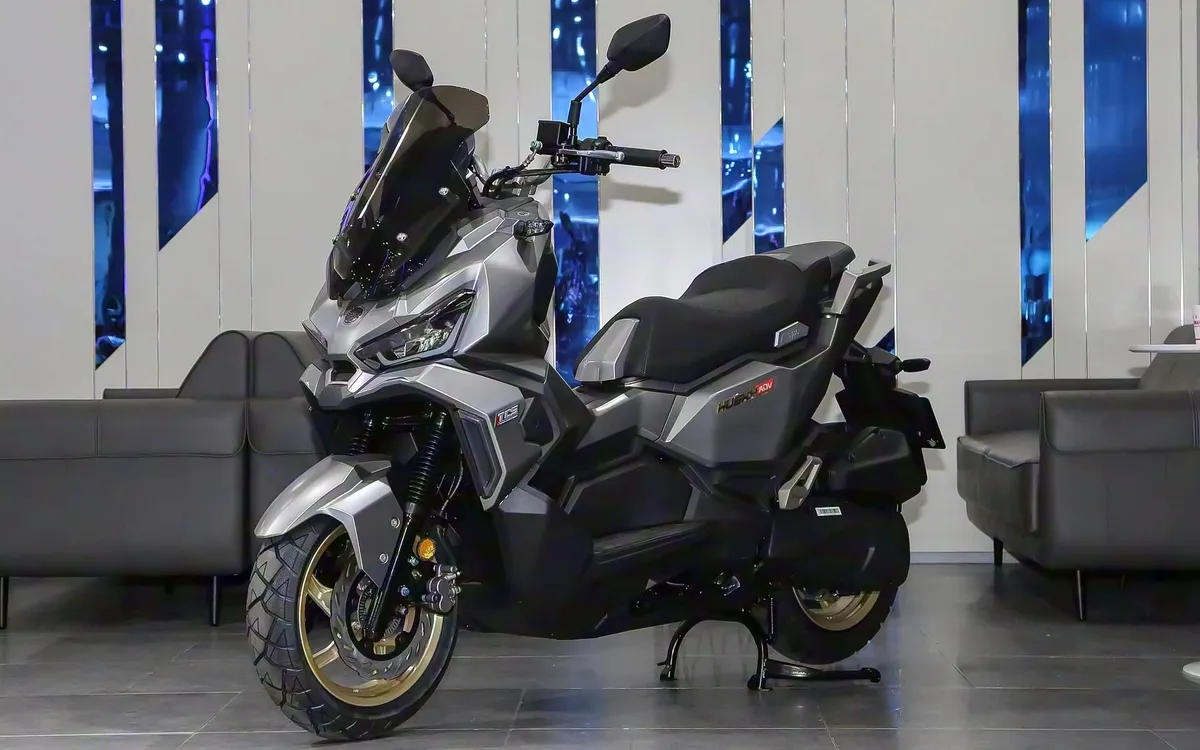 SYM Husky 150 ADV: Mẫu xe tay ga phong cách địa hình gây chú ý với thiết kế lạ mắt và khả năng vận hành đáng nể