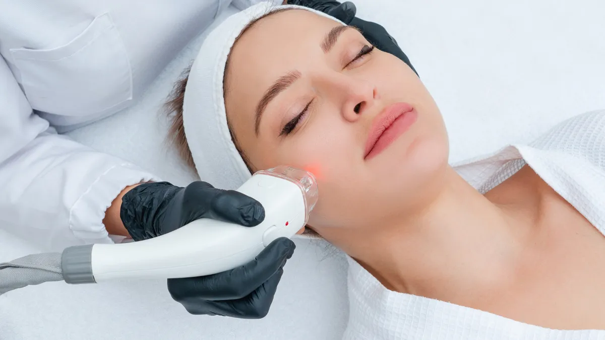 Tác hại của việc trị nám bằng laser là gì? Lưu ý khi điều trị bằng laser
