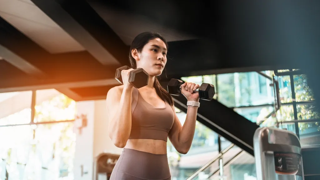 12 bài tập tạ tay đơn giản, an toàn và hiệu quả tại nhà