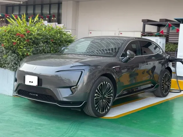 Avatr 11 tiếp tục lộ diện tại Hà Nội: SUV lai coupe cỡ lớn ngập công nghệ, hỗ trợ tự lái cấp độ 3, đi được 730 km/sạc