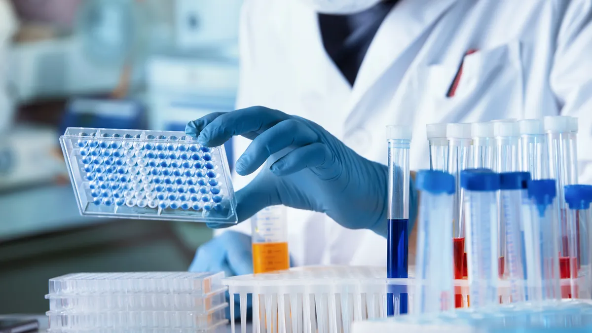 Xét nghiệm giun sán bằng ELISA để làm gì?