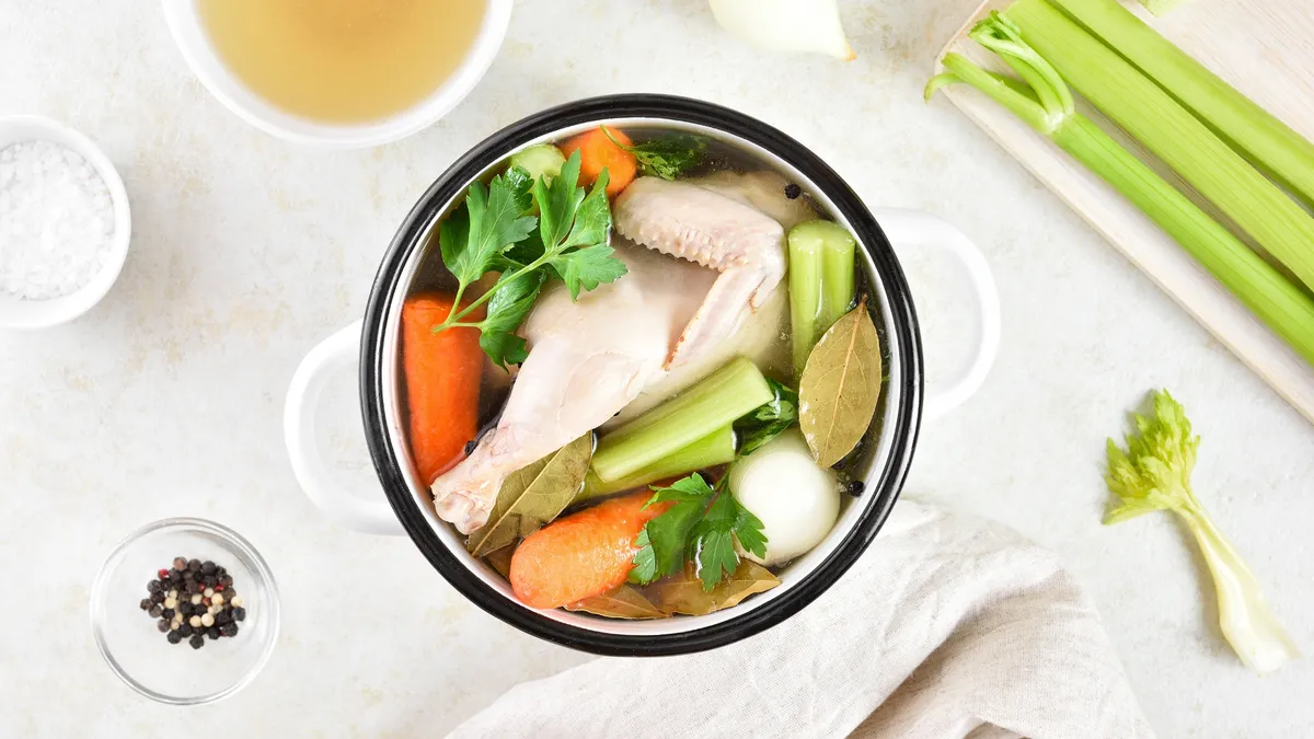 Lẩu collagen là gì? Lợi ích dinh dưỡng của lẩu collagen