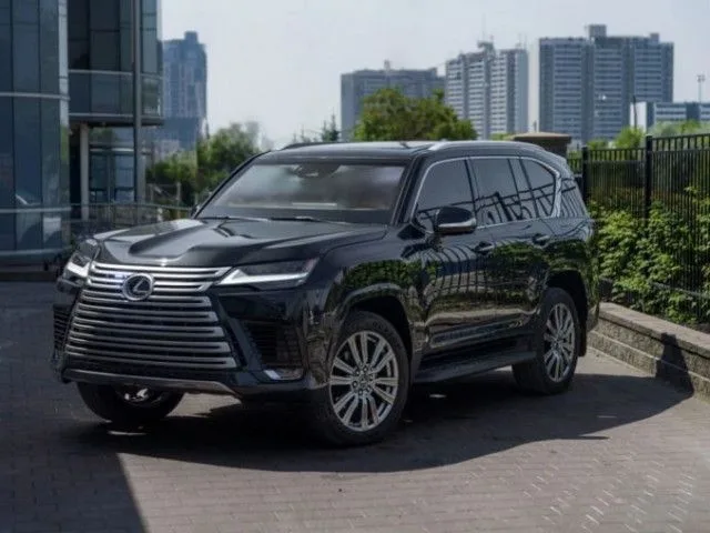 Cận cảnh Lexus LX 700 bọc thép: Chống đạn AK-47, chịu sức nổ lựu đạn và dàn trang bị như xe đặc vụ