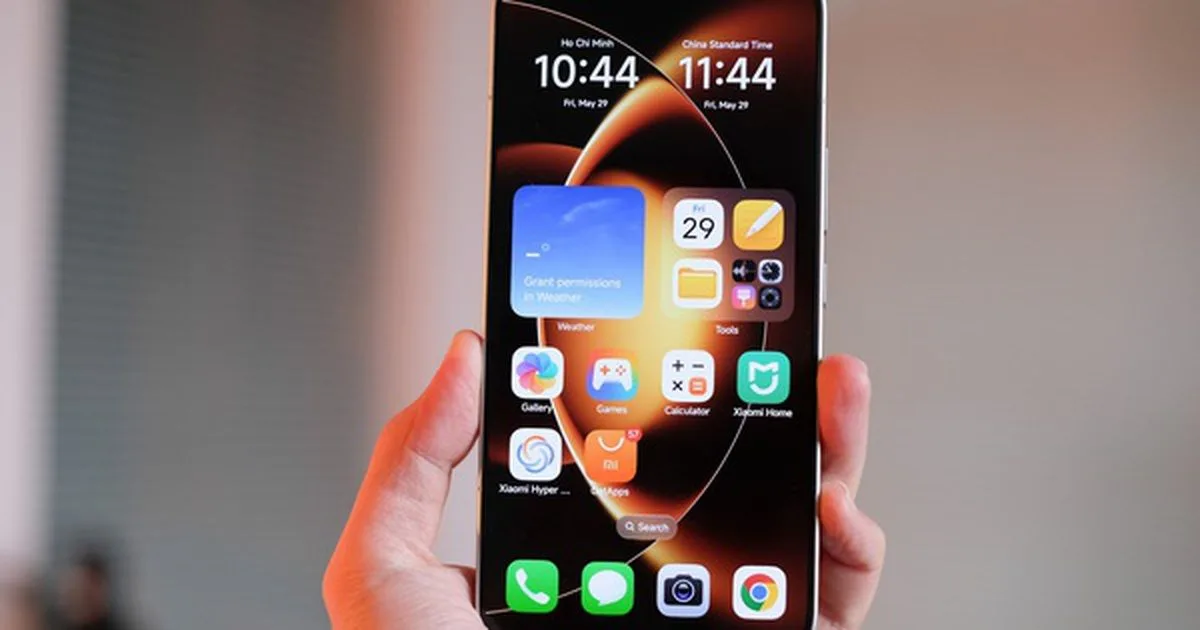 Trên tay smartphone Xiaomi giá chỉ 17 triệu mà có chip Snapdragon 8 Elite Gen 5, pin tận 8.000mAh