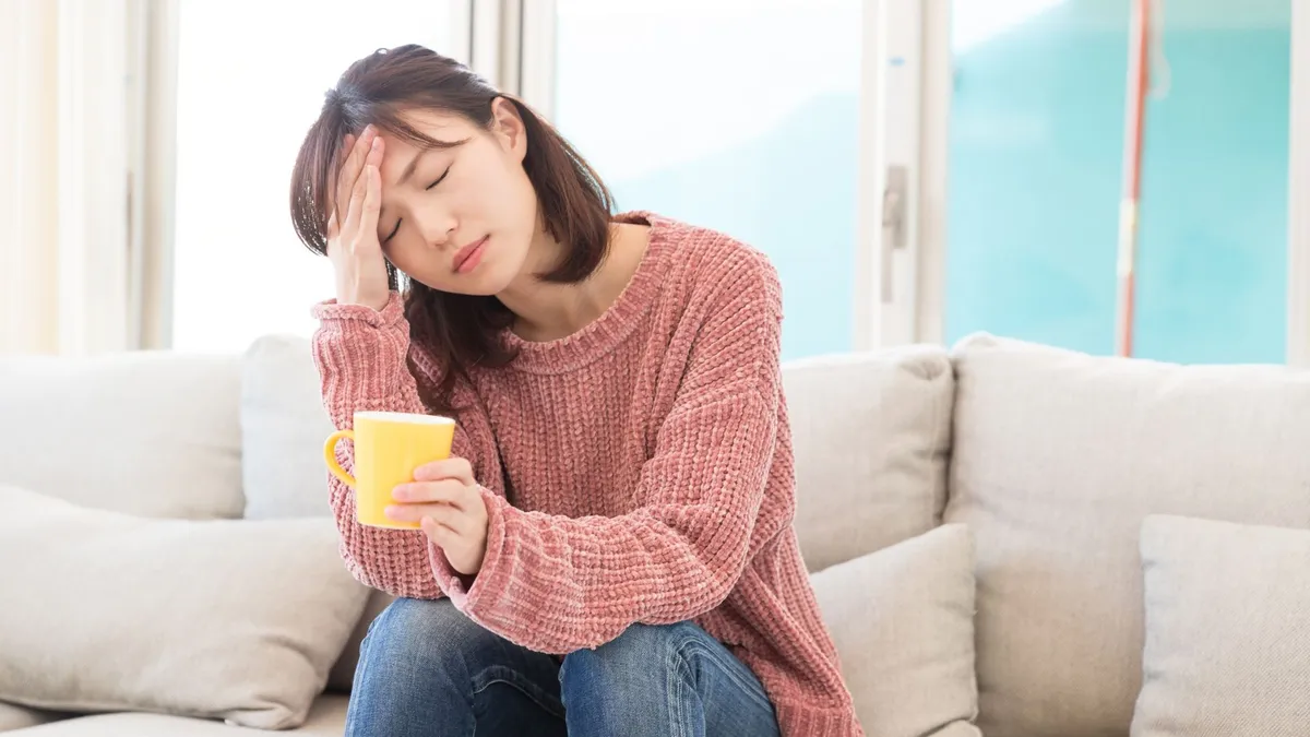 Mẹ cho con bú bị chóng mặt buồn nôn là do đâu?