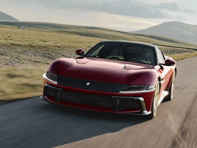 Ferrari ra mắt 12Cilindri Manuale với hộp số giả lập số sàn, sản xuất giới hạn 1.499 xe