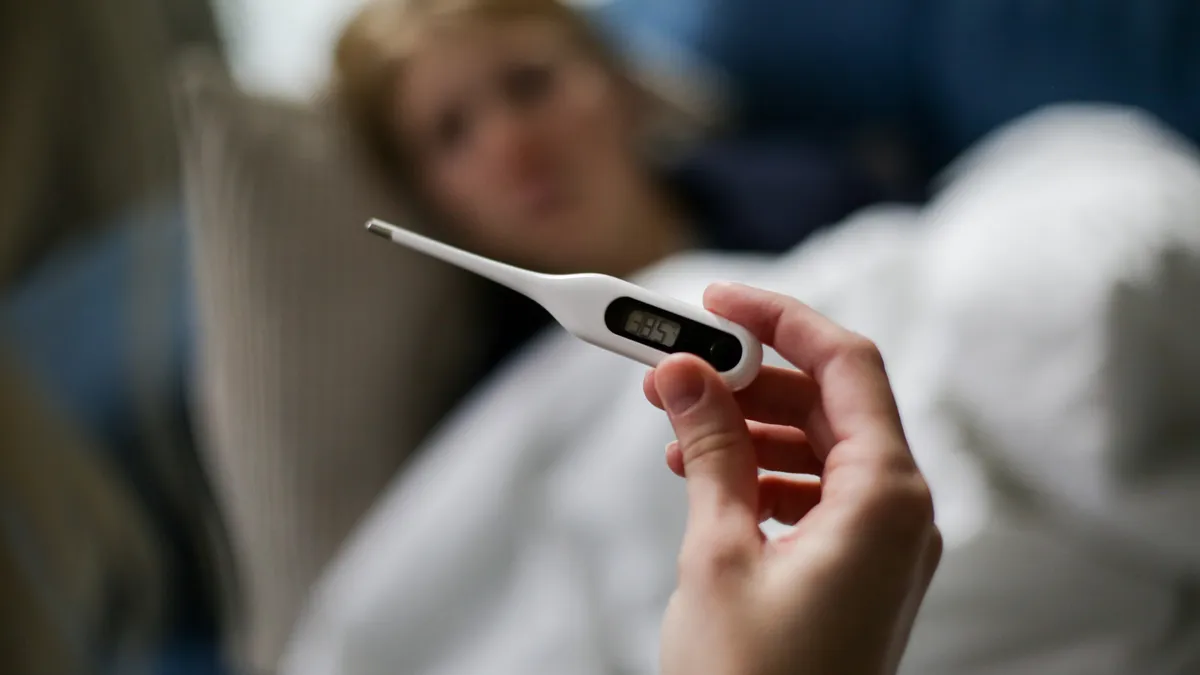 Các giai đoạn sốt xuất huyết: Dấu hiệu và cách chăm sóc đúng