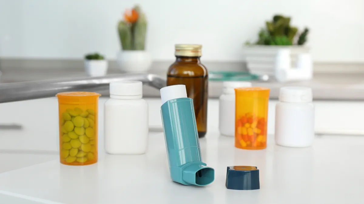 Thuốc trị hen suyễn được kê đơn: Các nhóm thuốc và cách sử dụng